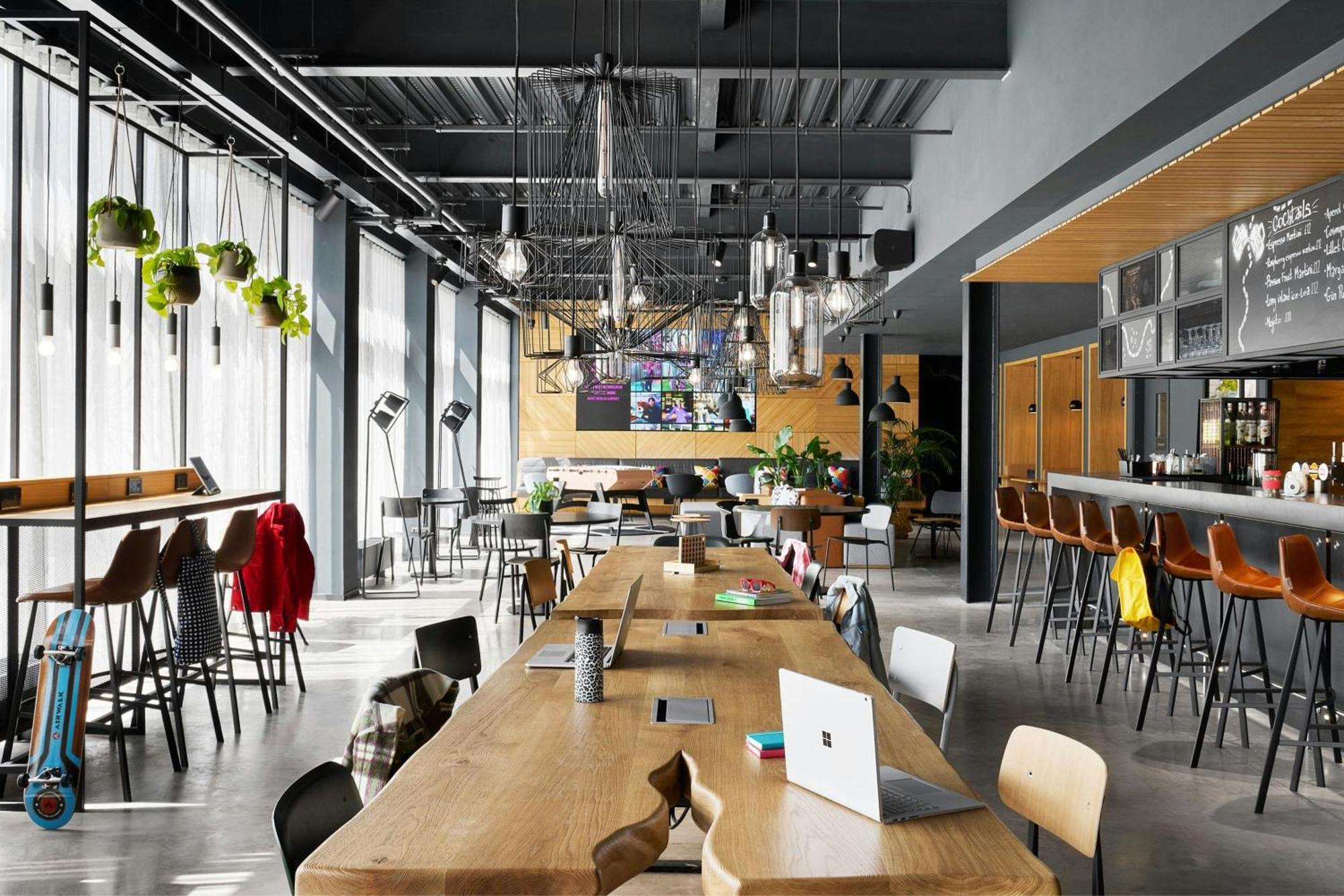 Moxy Bristol Hotel Exterior photo